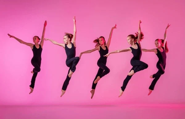 16h30/17h30 JEUDI - Atelier de danse (CE1, CE2, CM1)