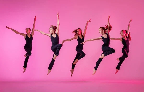 16h30/17h30 VENDREDI - Danse jazz (CE2, CM1, CM2)